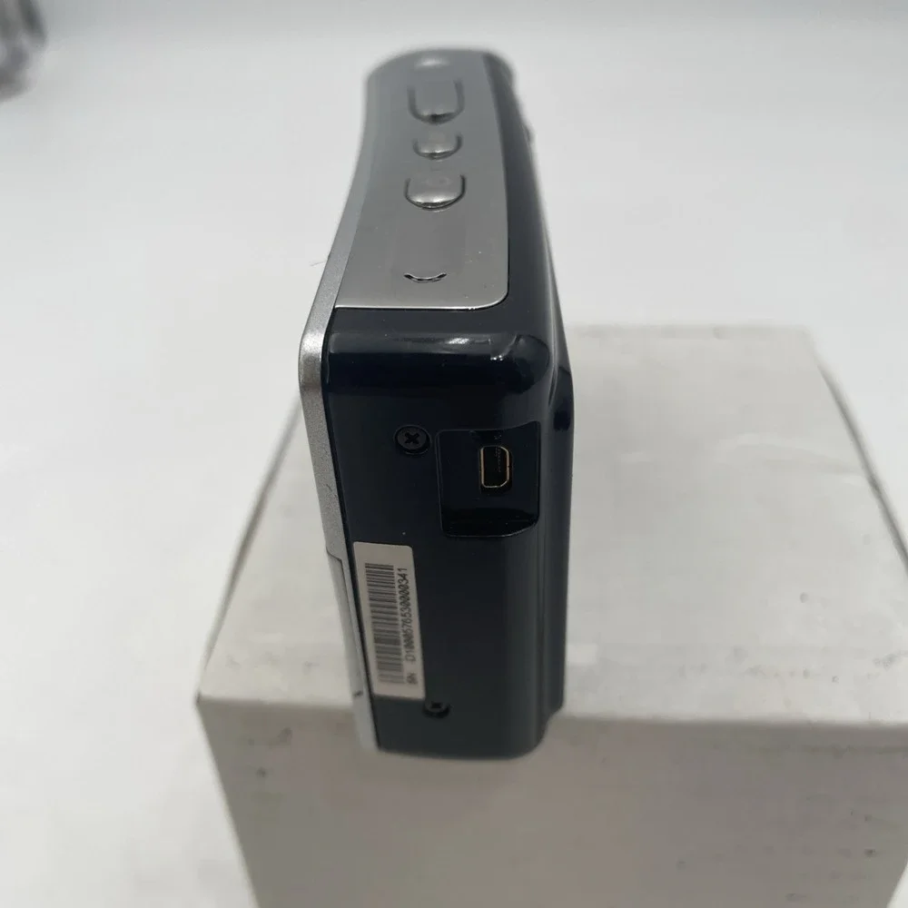 Polaroid i1237 12MP Digital Camera 3X Zoom+New Battery+SD Card-German Text Only